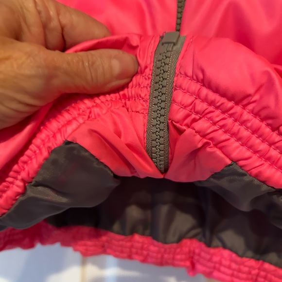 Old Navy Bright Pink Kids Puffer Jacket - Picture 10 of 13